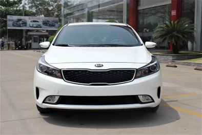 Kia Cerato vừa ra mắt giá ở mốc 400 triệu đồng có thực sự hấp dẫn? 