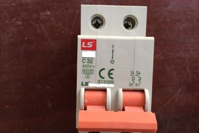 Vì sao người tiêu dùng dễ mua phải Aptomat dởm?