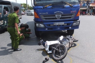 Tai nạn giao thông ngày 26/5: Xe tải tông cả Đăng ký và nhận 60K 24 bao lì xì miễn phí mỗi ngày, người vợ tử tạn