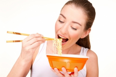 Phụ nữ nên biết điều đáng sợ này kẻo muộn nếu đang ‘nghiện’ mì tôm