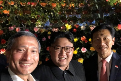 Bức ảnh Kim Jong-un chụp ảnh tự sướng khiến nhiều người thích thú