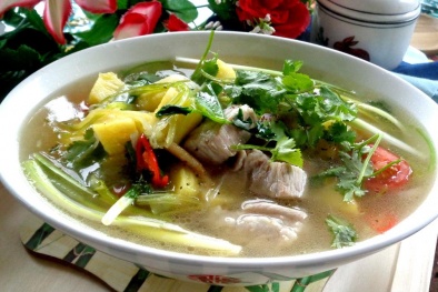 Cách nấu món canh sườn chua ngọt mát mẻ ngày hè