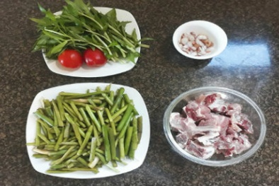 Cách làm món canh ngó khoai nấu xương 