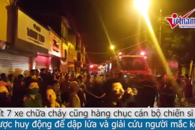 Hà Nội: Khu tập thể cháy lớn trong đêm, nhiều người mắc kẹt