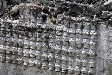 Rùng rợn tòa tháp sọ người Aztec 500 năm tuổi