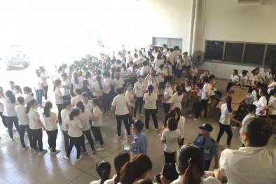 Vụ nghi ngộ độc khí: Nhiều công nhân bị hành hung và xịt hơi cay vào mắt?