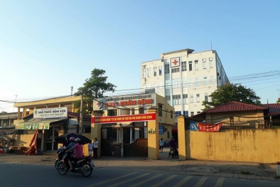 Vụ bệnh viện Ba Vì trao nhầm con: Chờ phán quyết của tòa án để bồi thường