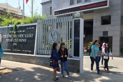Đại học Luật TPHCM bất ngờ công bố điểm xét tuyển chỉ từ 13,5 