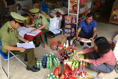 Lạng Sơn: Nhiều cơ sở kinh doanh kẹo, đồ chơi vi phạm kinh doanh hàng hóa
