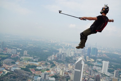 Hai nơi nguy hiểm nhất có thể khiến bạn mất mạng khi chụp ảnh tự sướng