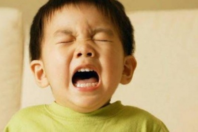 Mẹ vô tình hại con khi tự ý dùng và điều chỉnh lượng thuốc kháng sinh 