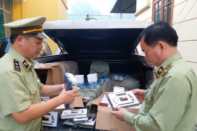 Gom lượng lớn sáp dưỡng ẩm da nhãn hiệu Vaselin trôi nổi về bán kiếm lời