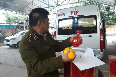 Nhập lậu lượng lớn rượu không rõ nguồn gốc về Việt Nam bán dịp Tết