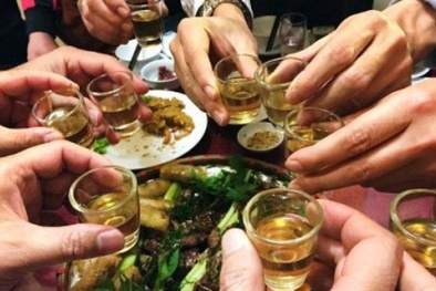 5 nguyên tắc tránh ngộ độc rượu trong ngày Tết