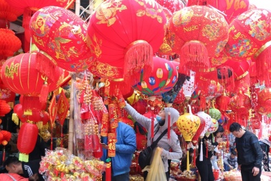 Giáp Tết Nguyên đán: Các mặt hàng trang trí nhà cửa ‘đắt như tôm tươi’