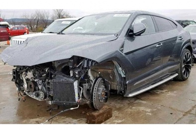 Tìm chủ nhân cho siêu SUV Lamborghini Urus nát phần đầu, giá khởi điểm 2,67 tỷ
