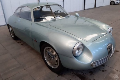 Bán đấu giá 15 tỷ đồng chiếc Alfa Romeo hàng hiếm ‘ngủ quên’ dưới tầng hầm 35 năm