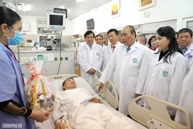 Thủ tướng: Cần tôn vinh những ‘anh hùng thầm lặng’ của ngành y