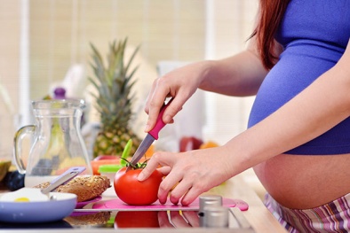 3 công dụng bất ngờ từ cà chua bà bầu nào cũng cần phải biết