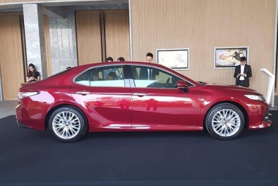‘Soi’ chi tiết tính năng của Toyota Camry 2019 trước ngày ra mắt thị trường Việt