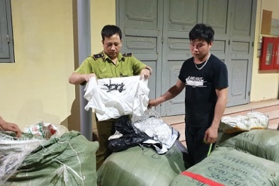 Vận chuyển lượng lớn quần áo sản xuất ngoài Việt Nam bị tóm gọn 