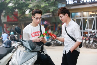 'Cơn mưa' thẻ cào điện thoại khi uống Trà Thanh nhiệt Dr Thanh 
