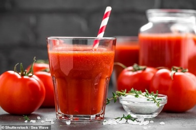 Uồng nước ép cà chua mỗi ngày có thể làm giảm huyết áp và cholesterol