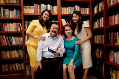 Chuyện tình nhà Dr Thanh: '40 năm cuồng phong bão tố, Đăng ký và nhận 60K 24 bao lì xì miễn phí mỗi ngày mình vẫn mãi bình yên'