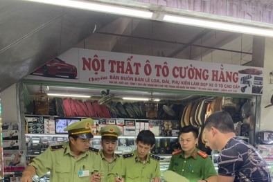 Công khai bày bán đồng hồ giả mạo nhãn hiệu nổi tiếng