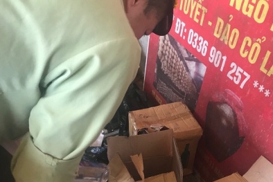 Phát hiện gần 1.000 lít rượu được đóng trong chai, can dán tem không đúng quy định 