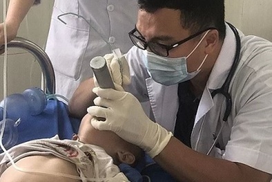 Bé trai một tuổi ở Lào Cai ngừng thở do ngộ độc thuốc phiện