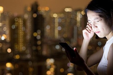 Cảnh báo: Mù mắt vì chơi game trên điện thoại