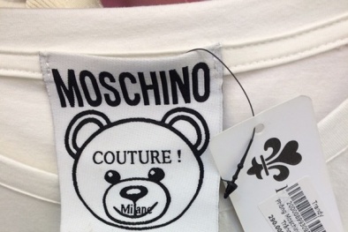 Thu giữ nhiều quần áo không rõ nguồn gốc xuất xứ tại Shop Trandy