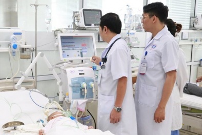 Bé 3 tháng tuổi viêm phổi, suy hô hấp nặng vì thói quen nhiều cha mẹ vẫn làm