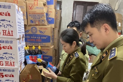 Tịch thu hơn 3.000 chai nước mắm không có giá trị sử dụng như công bố