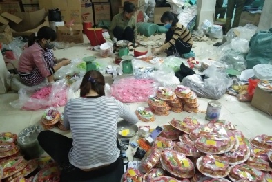 Bí mật bên trong 'thủ phủ' kinh doanh bánh kẹo, mứt Tết kém chất lượng