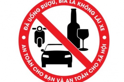 Nở rộ dịch vụ đưa người say về, tránh bị phạt