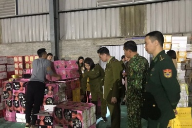 Nhập lậu lượng lớn bánh kẹo về bán Tết 