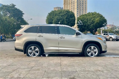 Giá hơn 2,4 tỷ tại Việt Nam, Toyota Highlander có gì đặc biệt?