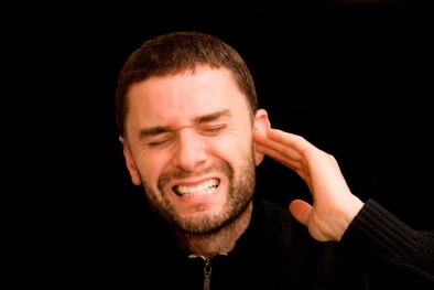 Suýt mất thính lực khi cố gắng dùng tăm bông để giảm ngứa trong tai