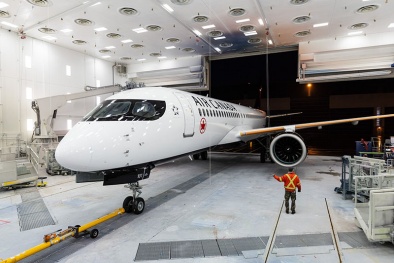 Airbus chi 1 tỷ euro cho dự án sản xuất máy bay chở khách A220