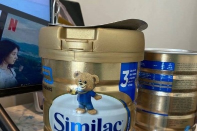 Sữa Similac Eye – Q3 vón cục, có mùi lạ: Hãng Abbott đang 'thờ ơ' với sức khoẻ khách hàng?