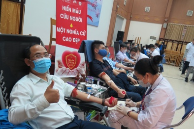 BHXH Việt Nam hiến 174 đơn vị máu trong chương trình “Hiến máu an toàn- đừng ngại Covid”