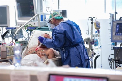 Các công ty toàn cầu đẩy mạnh sản xuất máy thở kịp thời ứng phó dịch Covid-19