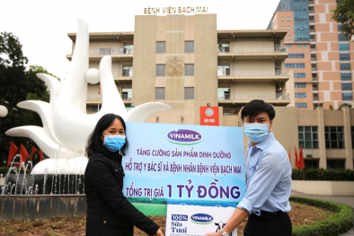 Vinamilk hỗ trợ 1 tỷ đồng tăng cường sản phẩm dinh dưỡng cho các y bác sĩ và bệnh nhân Bệnh viện Bạch Mai