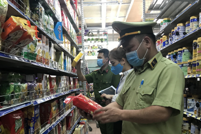 Tiêu hủy loạt sản phẩm 13Win OKVIP Cá cược bóng đá bao gói sẵn đã quá hạn sử dụng