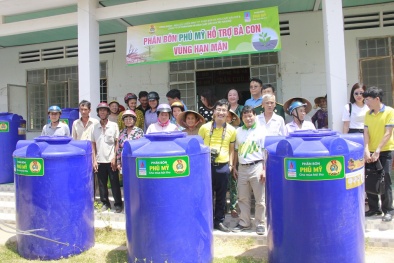 PVFCCo tặng bồn nước cho bà con vùng hạn mặn Bến Tre