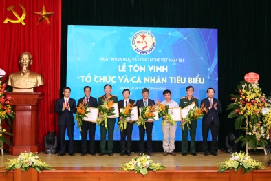 Tôn vinh các tổ chức, cá nhân tiêu biểu trong công tác phòng chống dịch COVID-19