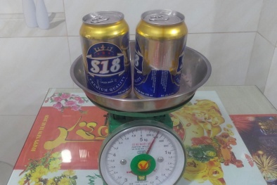 Bia S18 bị tố thiếu trọng lượng, nhà sản xuất 'né' trách nhiệm?