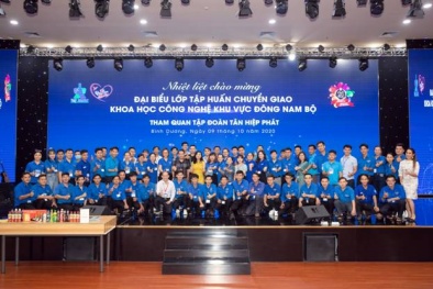 Đoàn đại biểu lớp tập huấn chuyển giao Khoa học công nghệ khu vực Đông Nam Bộ tham quan và giao lưu tại Tập đoàn Tân Hiệp Phát